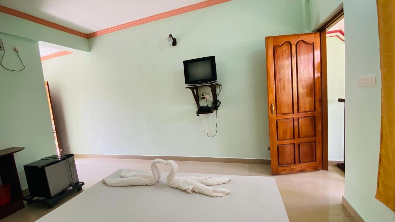 Packbag Comfort Bed & Breakfast โกวาลัม ภายนอก รูปภาพ