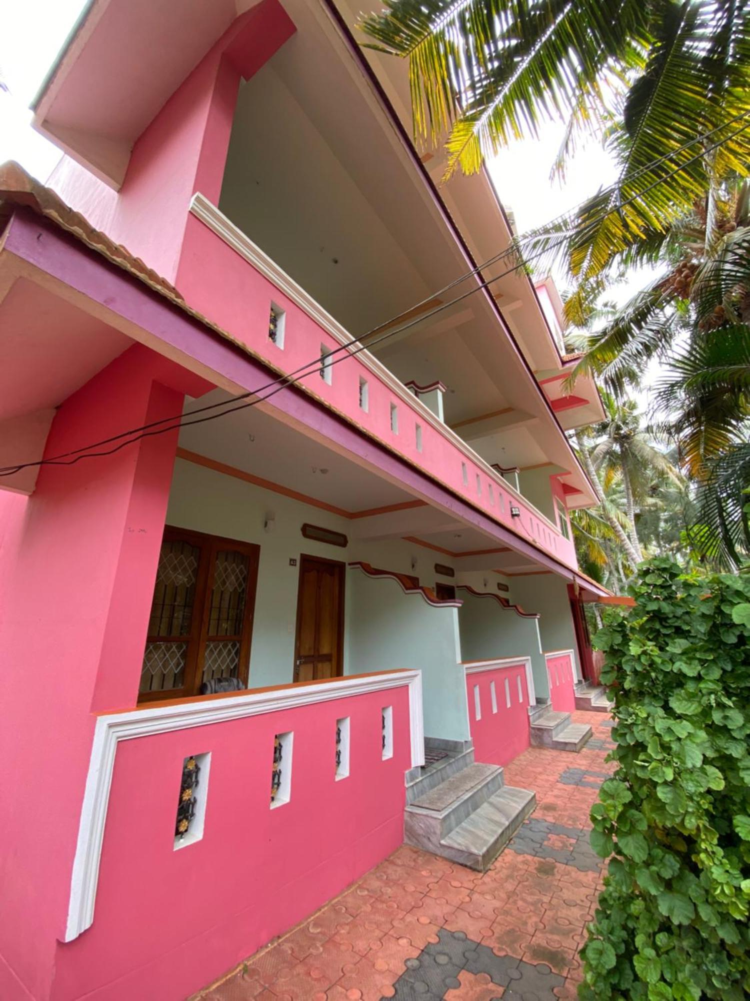 Packbag Comfort Bed & Breakfast โกวาลัม ภายนอก รูปภาพ