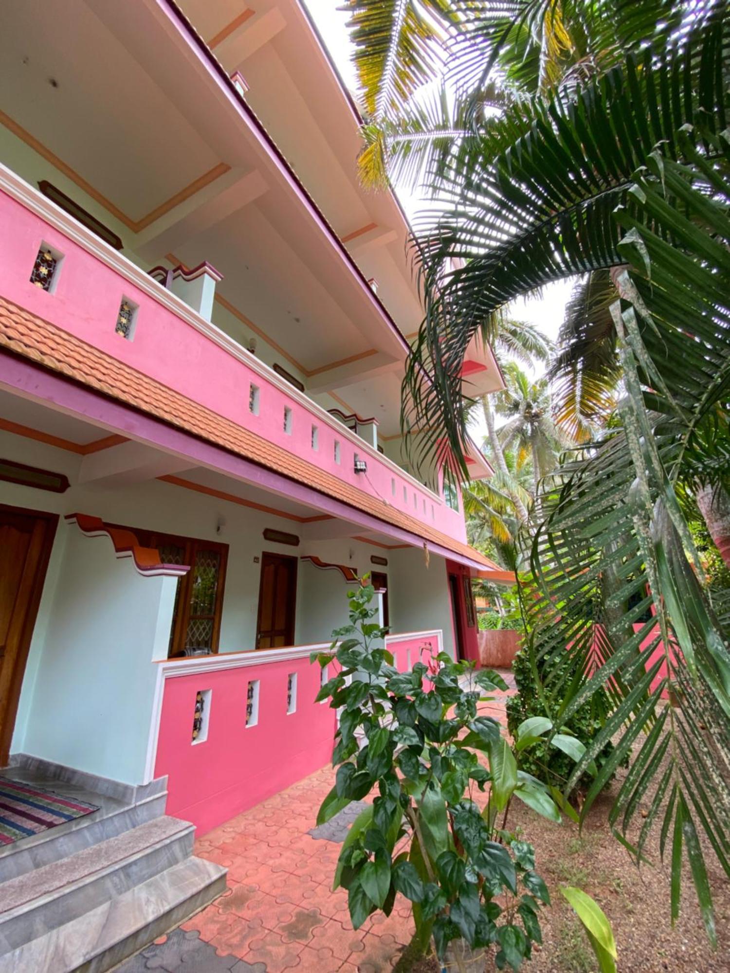 Packbag Comfort Bed & Breakfast โกวาลัม ภายนอก รูปภาพ