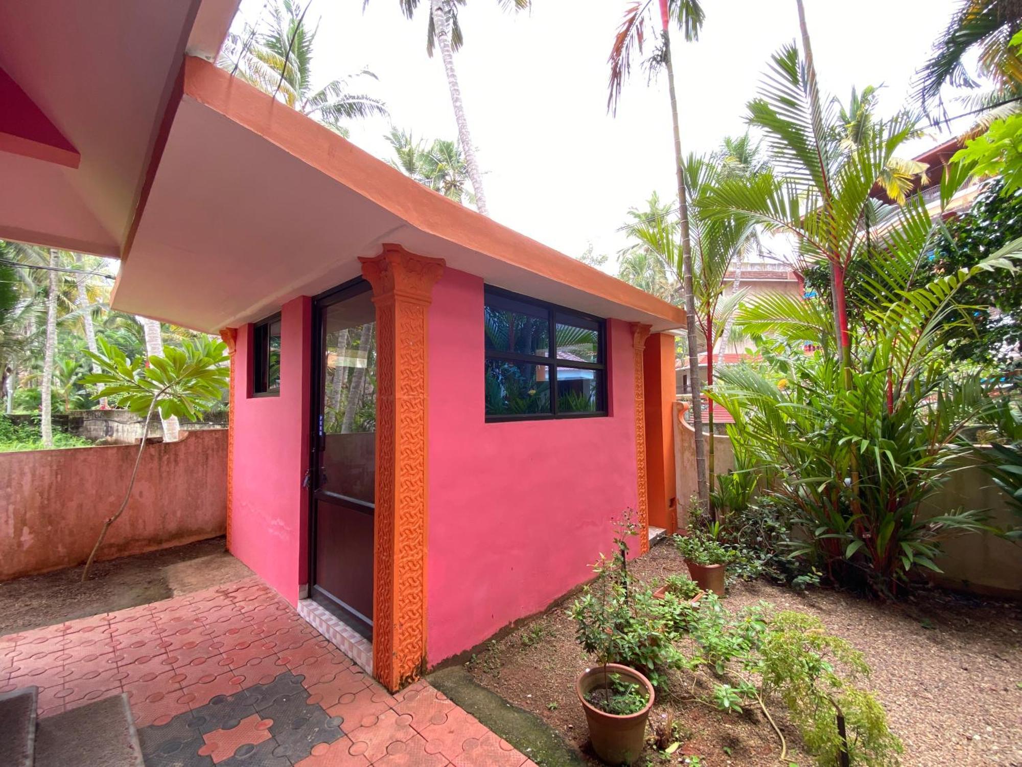 Packbag Comfort Bed & Breakfast โกวาลัม ภายนอก รูปภาพ