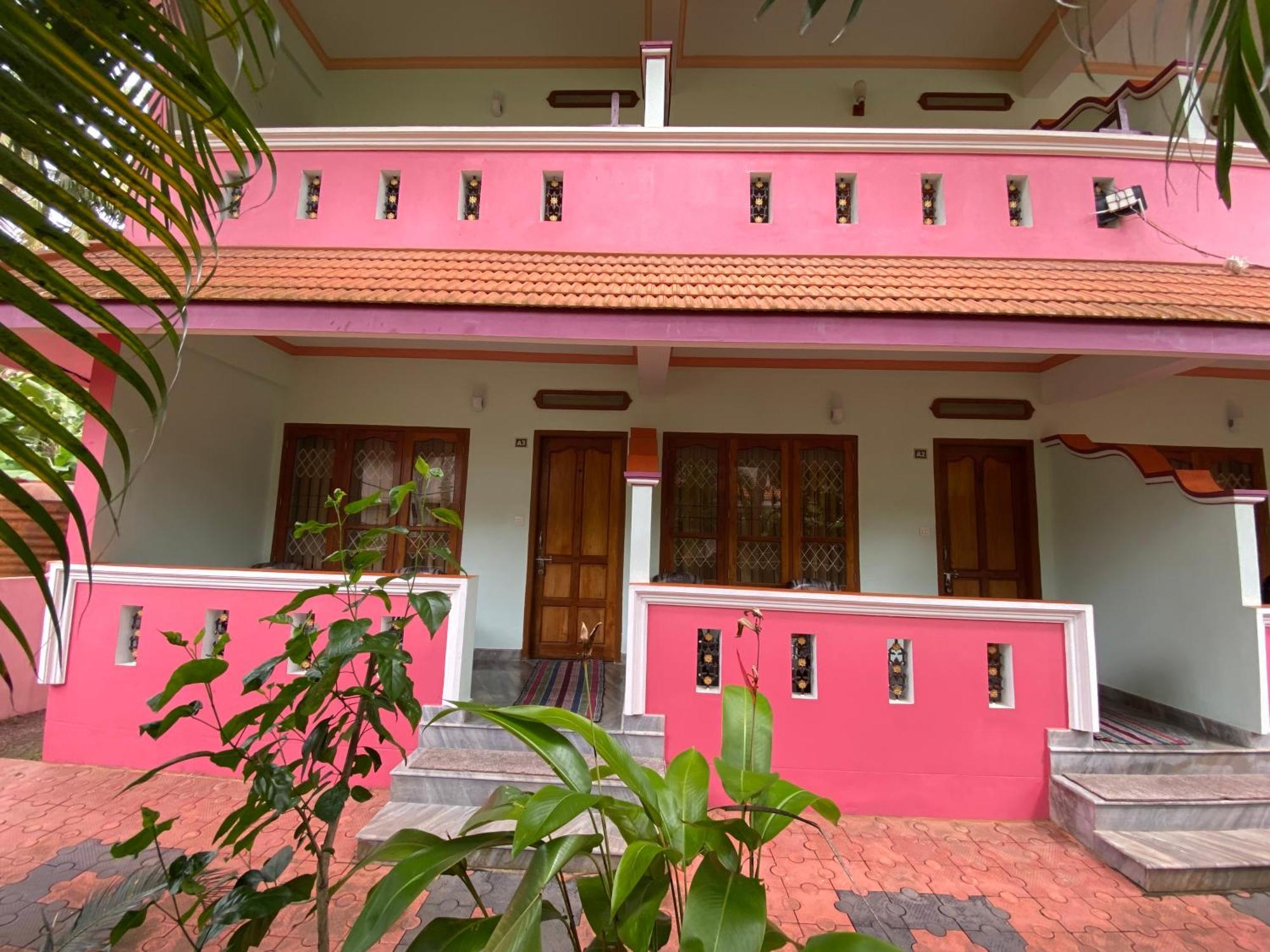 Packbag Comfort Bed & Breakfast โกวาลัม ภายนอก รูปภาพ