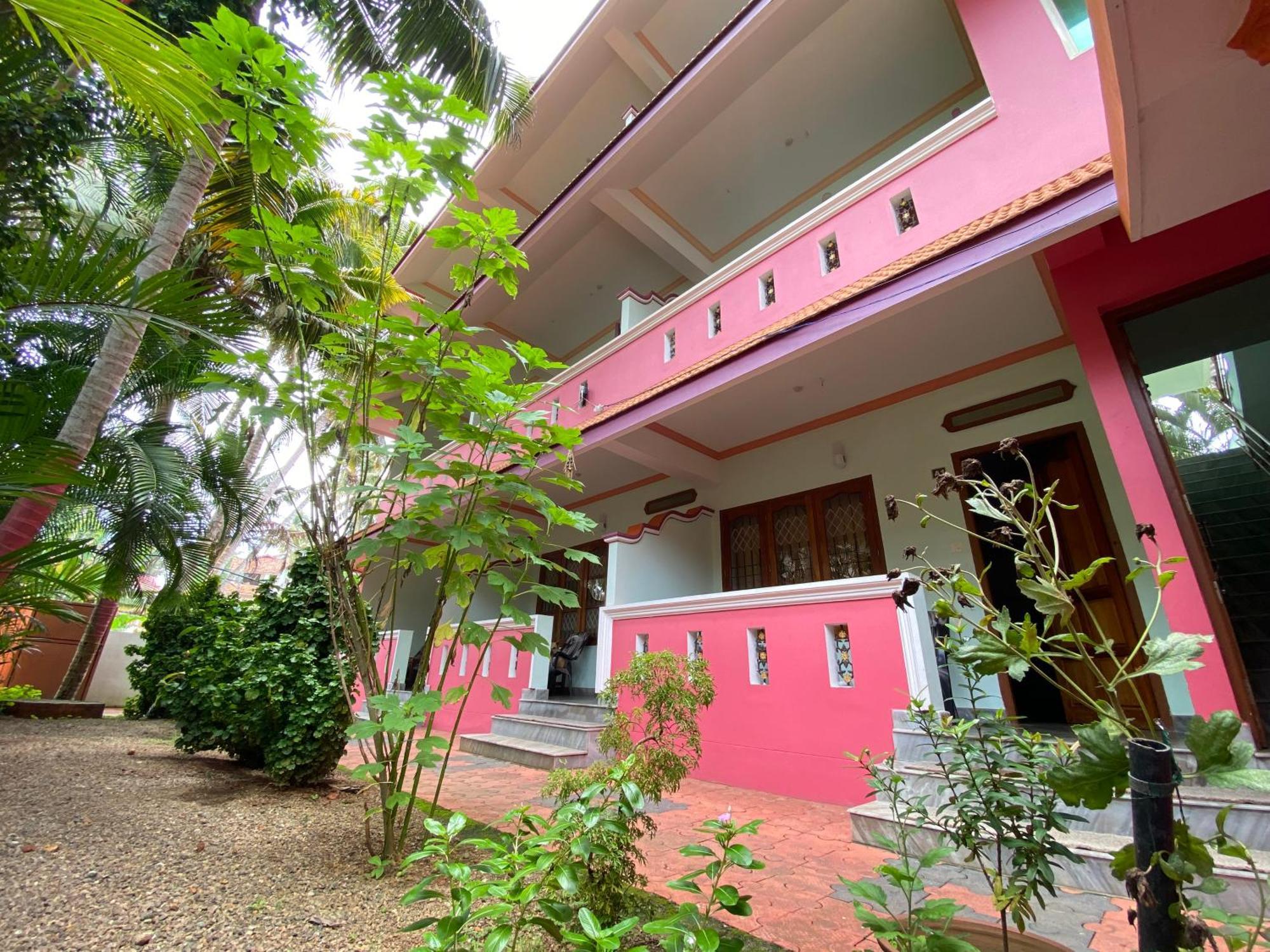 Packbag Comfort Bed & Breakfast โกวาลัม ภายนอก รูปภาพ
