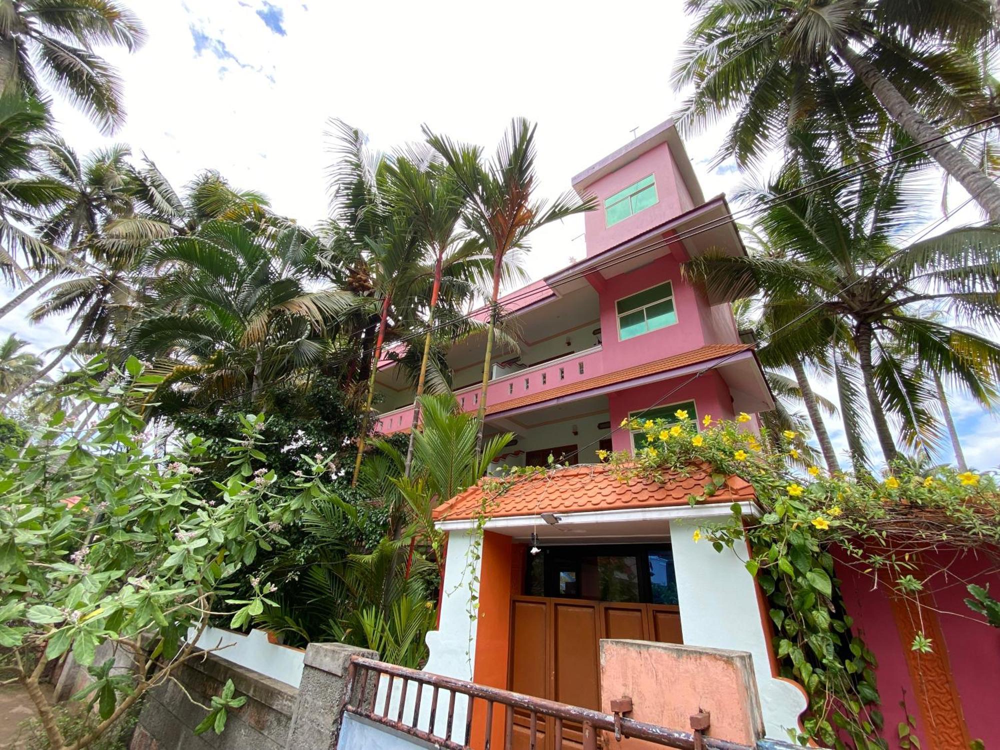 Packbag Comfort Bed & Breakfast โกวาลัม ภายนอก รูปภาพ