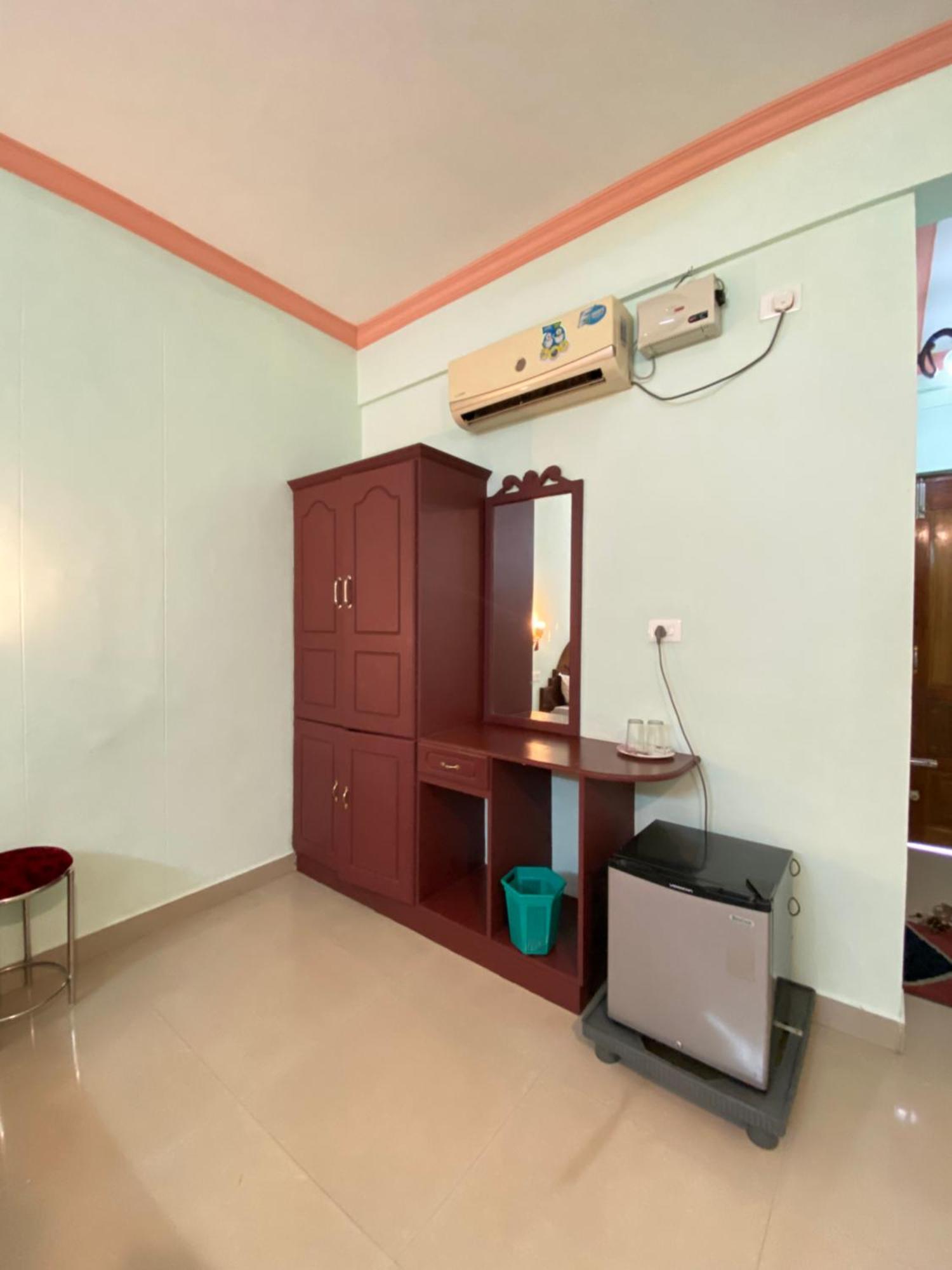 Packbag Comfort Bed & Breakfast โกวาลัม ภายนอก รูปภาพ