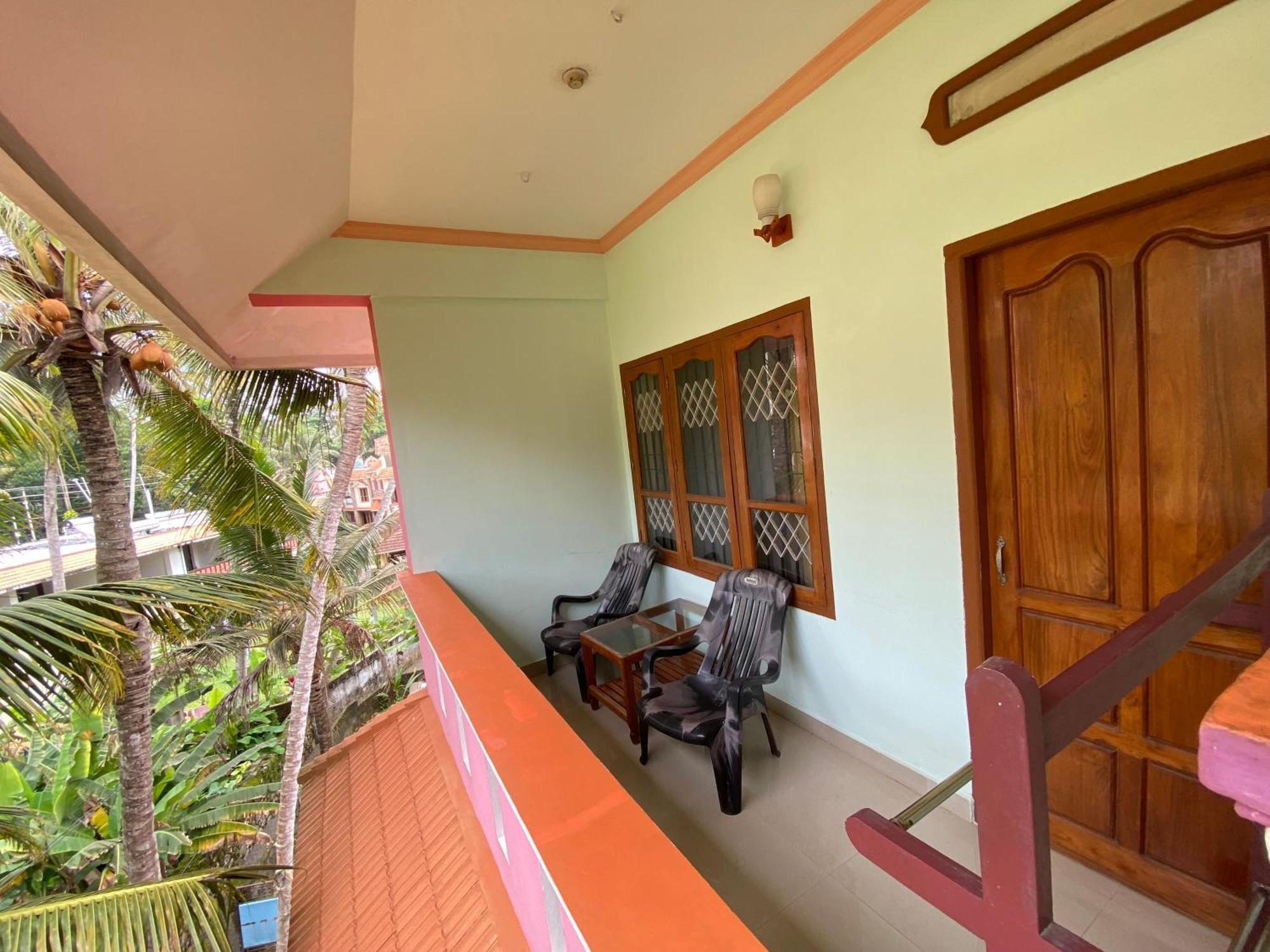 Packbag Comfort Bed & Breakfast โกวาลัม ภายนอก รูปภาพ