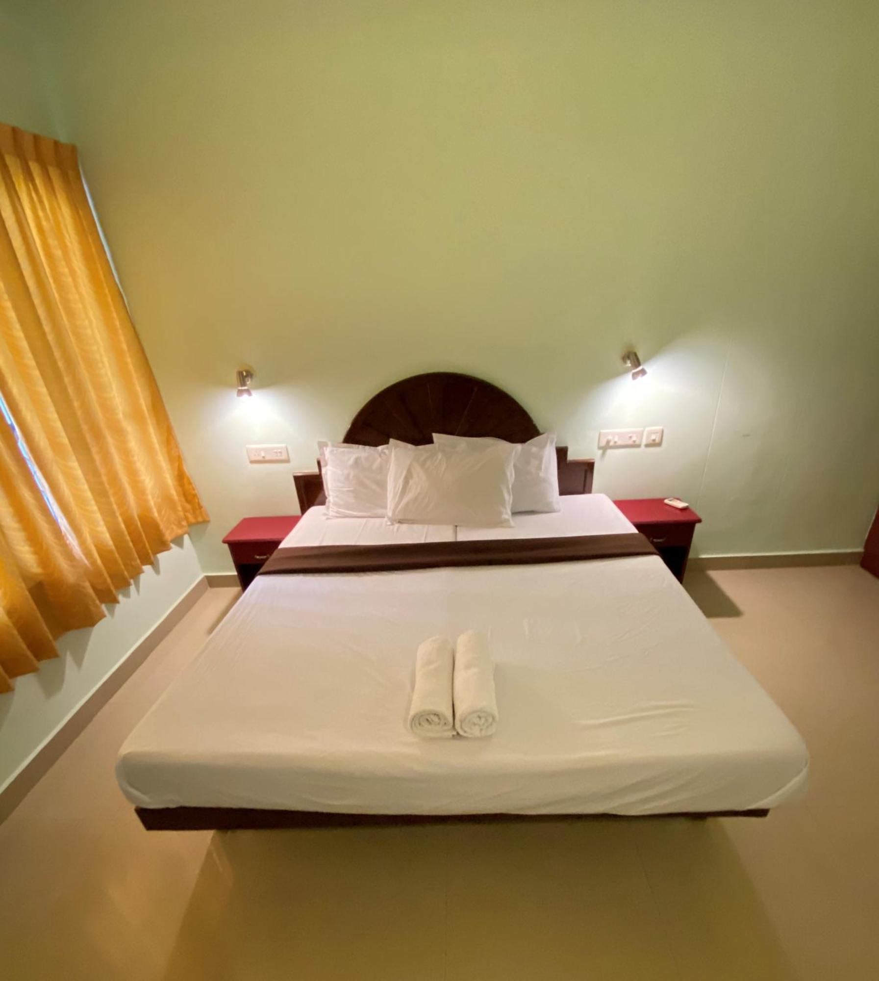 Packbag Comfort Bed & Breakfast โกวาลัม ภายนอก รูปภาพ