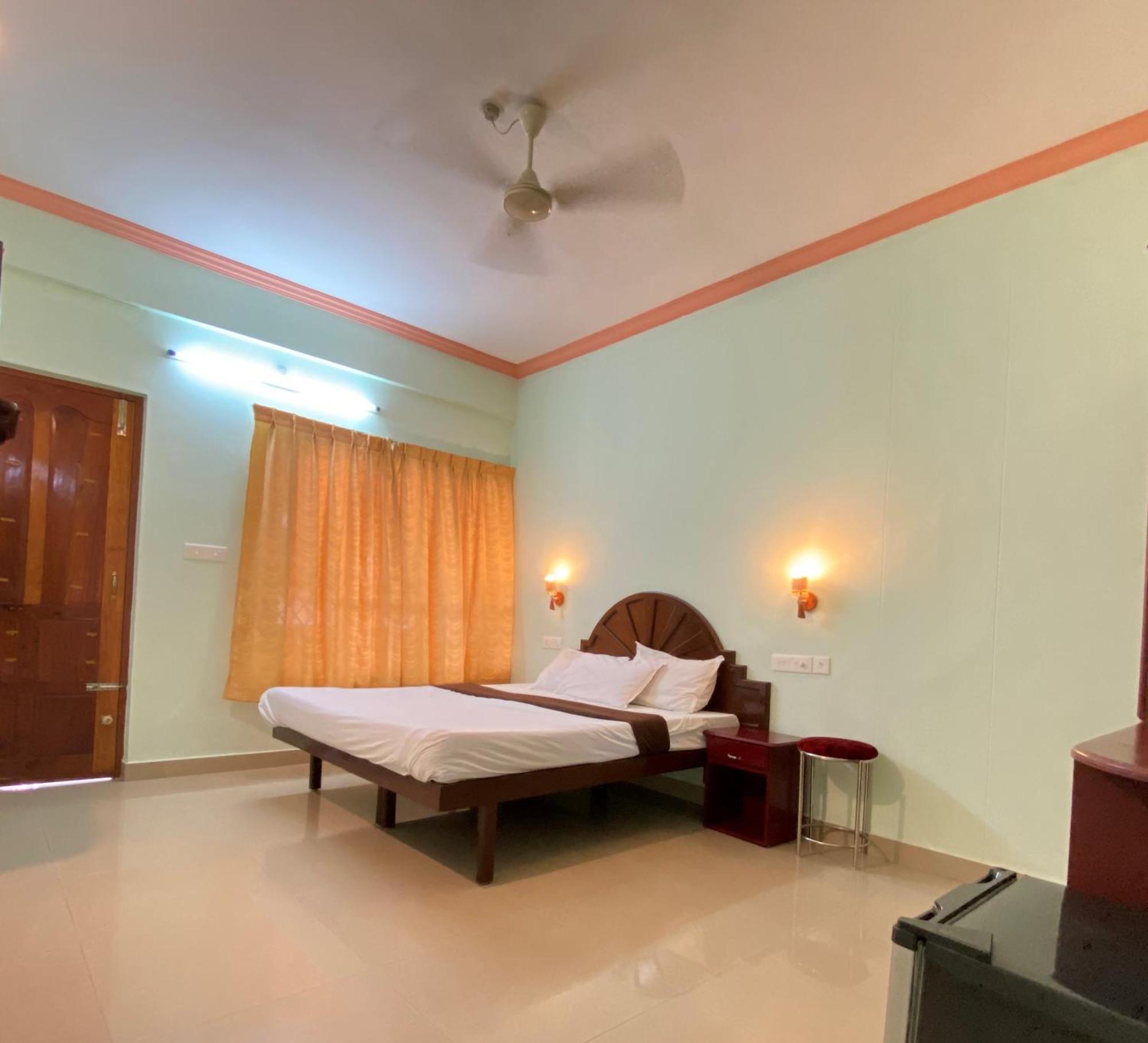 Packbag Comfort Bed & Breakfast โกวาลัม ภายนอก รูปภาพ