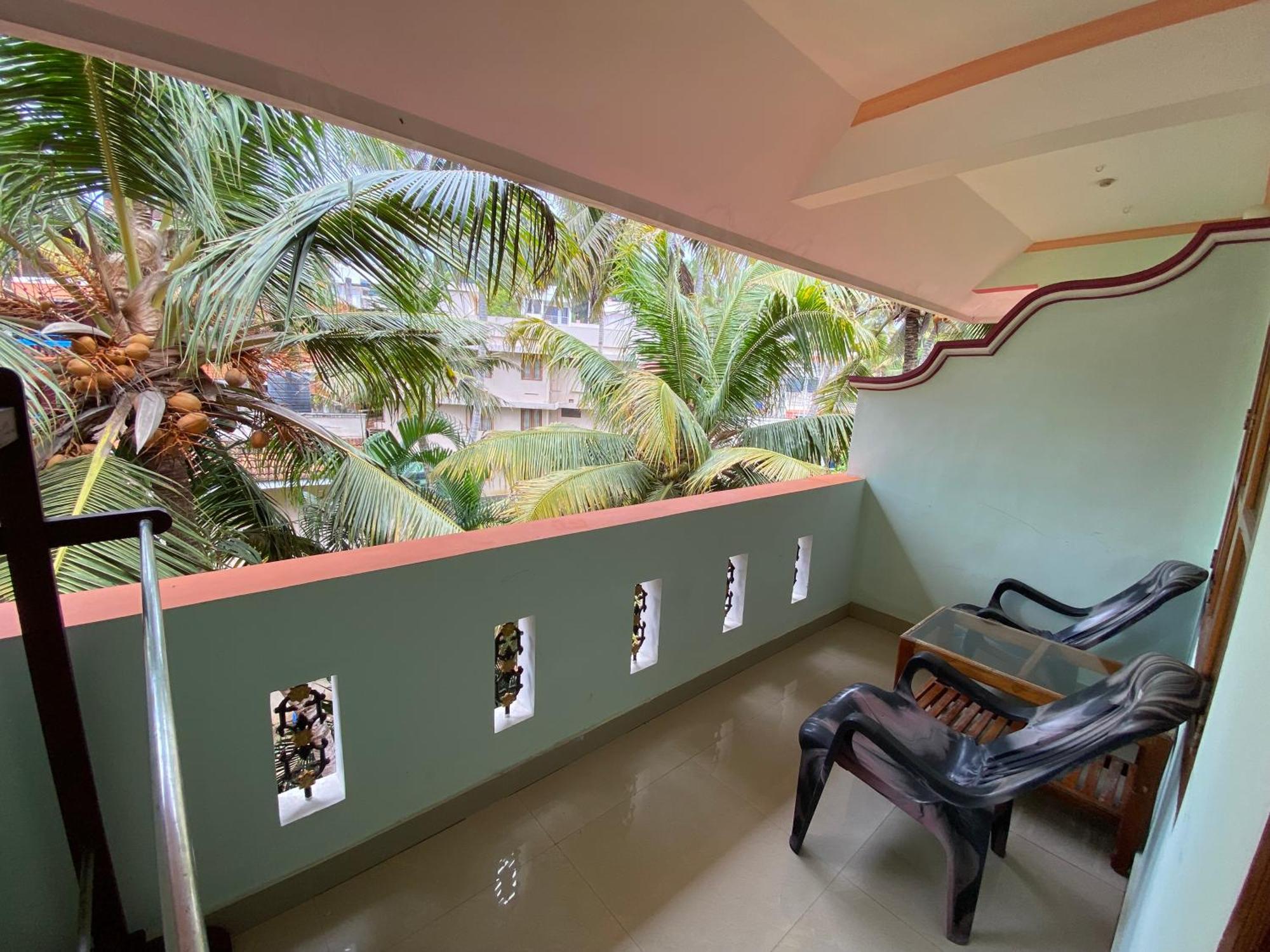 Packbag Comfort Bed & Breakfast โกวาลัม ภายนอก รูปภาพ