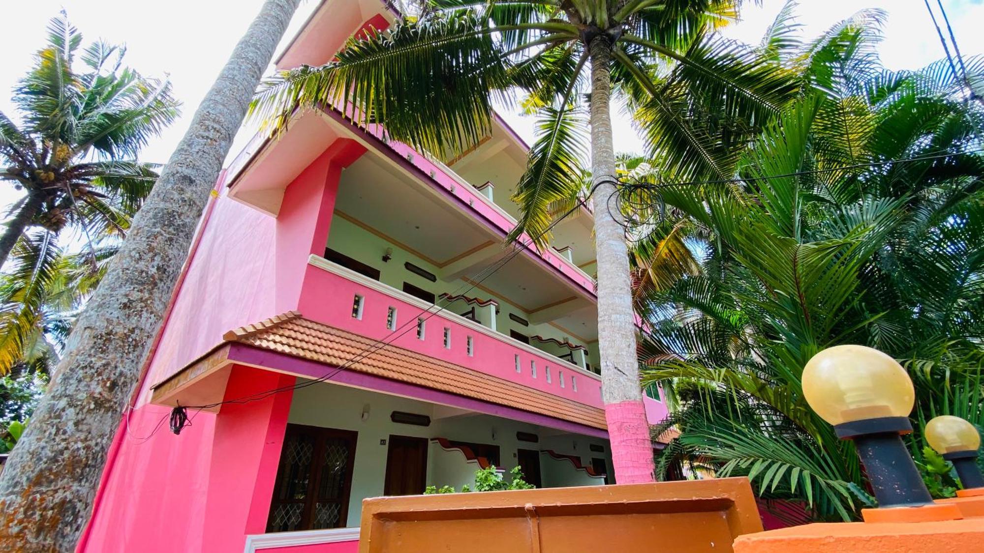Packbag Comfort Bed & Breakfast โกวาลัม ภายนอก รูปภาพ